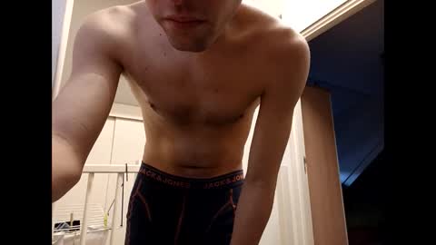 fuckdutchy1998 online show from January 18, 3:49 pm