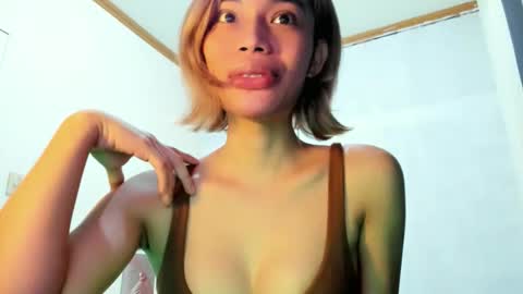 fuckingsexy143 online show from May 19, 1:56 am