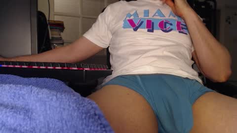 Pablo Longaniza online show from November 6, 7:15 pm