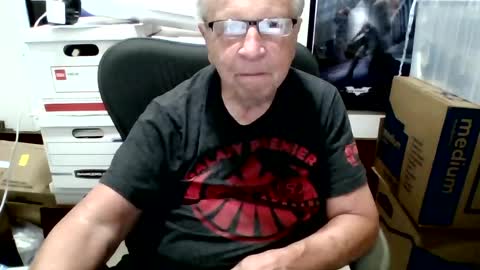 Snapshot of funclemike chatting on June 13, 2:48 pm funclemike online show from June 13, 2:48 pm