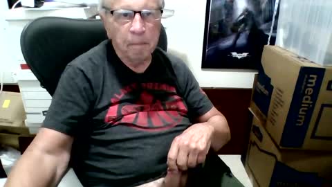 Snapshot of funclemike chatting on June 14, 2:24 am funclemike online show from June 14, 2:24 am