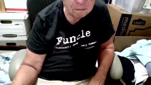 Snapshot of funclemike chatting on June 27, 2:38 am funclemike online show from June 27, 2:38 am