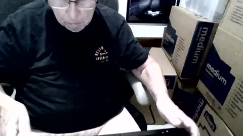 Snapshot of funclemike chatting on July 20, 2:37 am funclemike online show from July 20, 2:37 am