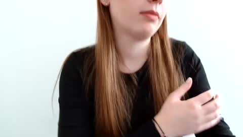 Emma online show from March 12, 1:50 pm