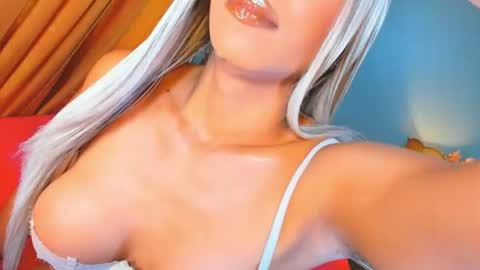 Snapshot of funtastic_harlow chatting on June 24, 7:18 am Maddonna online show from June 24, 7:18 am