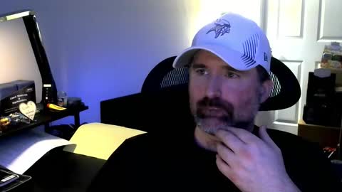 Snapshot of fuzz69_ chatting on February 4, 10:43 am fuzz69_ online show from February 4, 10:43 am