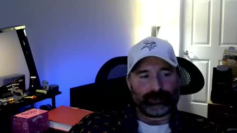 Snapshot of fuzz69_ chatting on March 6, 2:46 pm fuzz69_ online show from March 6, 2:46 pm