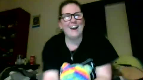 fuzzypeaches87 online show from February 20, 6:26 am