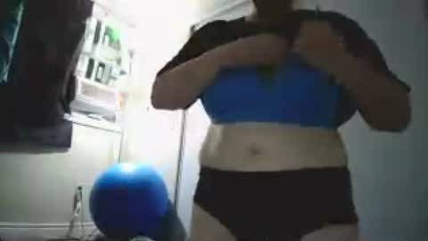 Snapshot of fuzzypeaches87 chatting on July 6, 4:31 pm fuzzypeaches87 online show from July 6, 4:31 pm