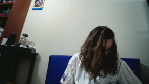 Snapshot of fuzzypeaches87 chatting on July 11, 4:43 pm fuzzypeaches87 online show from July 11, 4:43 pm