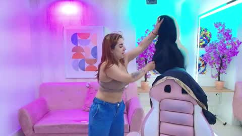 gabby_evanns online show from December 19, 12:01 pm