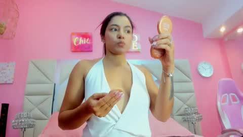 Snapshot of gabby_monroe chatting on April 21, 3:24 am Gabby online show from April 21, 3:24 am