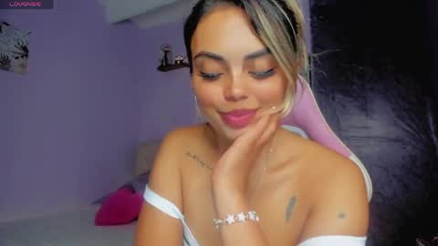 Snapshot of gabby_prieto chatting on April 7, 11:04 pm Gaby online show from April 7, 11:04 pm