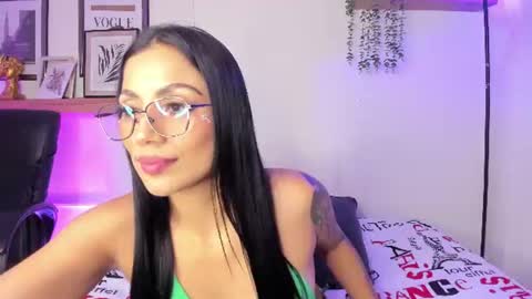 Snapshot of gabihills chatting on July 2, 3:23 am GABRIELA online show from July 2, 3:23 am