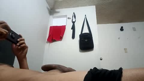 Snapshot of gabriel9051 chatting on May 28, 1:30 pm gabriel9051 online show from May 28, 1:30 pm