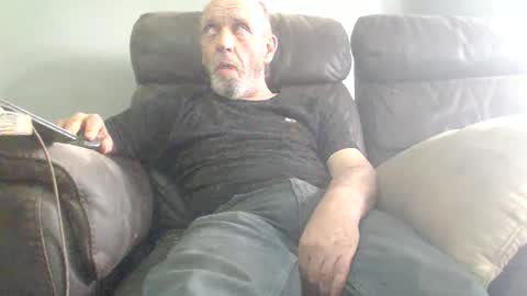 me online show from May 31, 12:45 pm