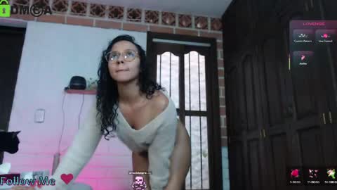 Snapshot of gaia_333 chatting on June 9, 9:48 pm Lenna 3 online show from June 9, 9:48 pm