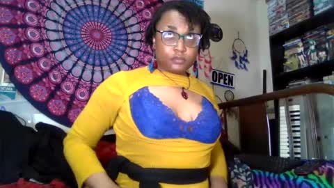 Snapshot of gardeniaspear chatting on June 25, 8:19 am Gardenia online show from June 25, 8:19 am