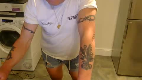 Snapshot of garybaker60 chatting on May 29, 8:40 pm Gaz online show from May 29, 8:40 pm