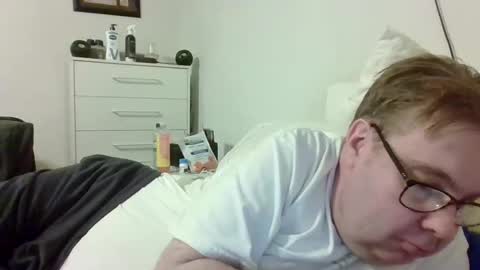Snapshot of garyg930 chatting on April 23, 6:03 am Gary online show from April 23, 6:03 am