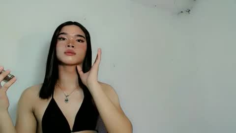 JUST CALL ME OLIVIA online show from May 23, 7:24 am
