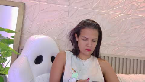 gaviluc_ online show from April 20, 12:41 pm