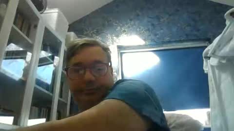 gazzaboy123 online show from May 12, 7:38 am
