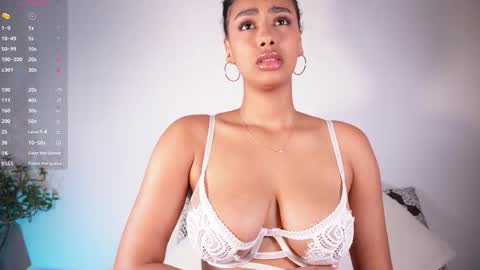 Snapshot of gemmacarter_ chatting on November 15, 1:03 am online show from November 15, 1:03 am