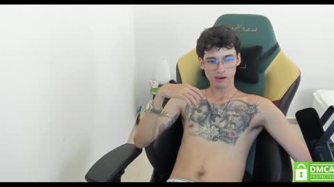 Snapshot of gendo_05 chatting on June 9, 9:26 pm GENDO online show from June 9, 9:26 pm