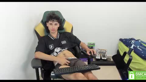 Snapshot of gendo_05 chatting on July 1, 10:09 pm GENDO online show from July 1, 10:09 pm