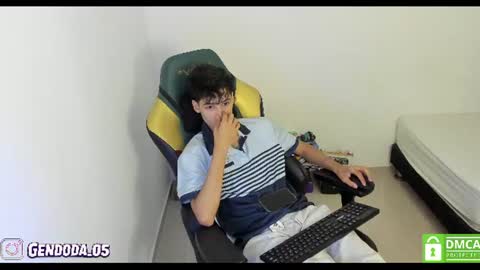 Snapshot of gendo_05 chatting on July 14, 2:16 am GENDO online show from July 14, 2:16 am