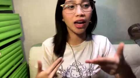 Yuki online show from February 16, 1:51 pm