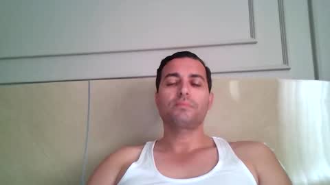 Snapshot of genteldevil chatting on December 18, 11:16 am genteldevil online show from December 18, 11:16 am