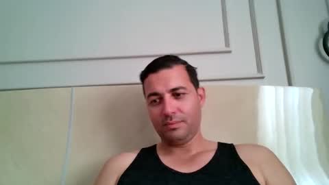 Snapshot of genteldevil chatting on January 6, 3:27 pm genteldevil online show from January 6, 3:27 pm