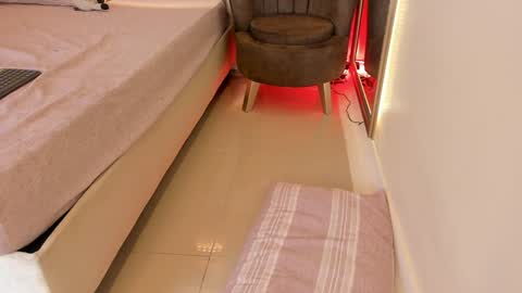    online show from January 19, 1:22 pm