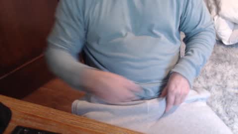 Snapshot of gethoggy chatting on December 21, 6:55 pm gethoggy online show from December 21, 6:55 pm