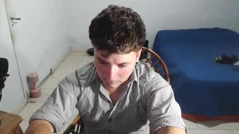 gferrari1996 online show from December 16, 7:35 am