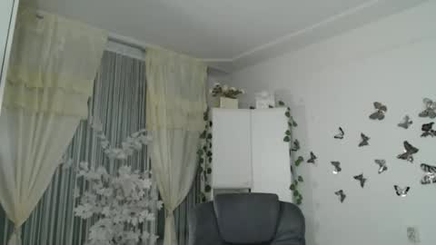 Ghertrudequeen online show from April 7, 4:24 am