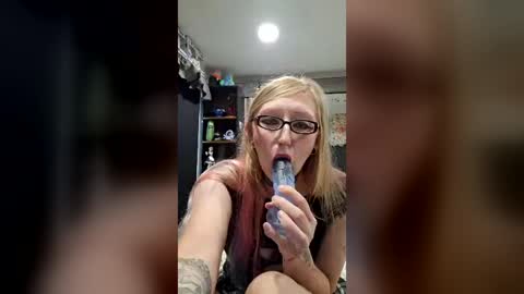 ghostgothdoll online show from August 4, 11:51 pm