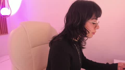 Milaa online show from April 11, 3:44 am