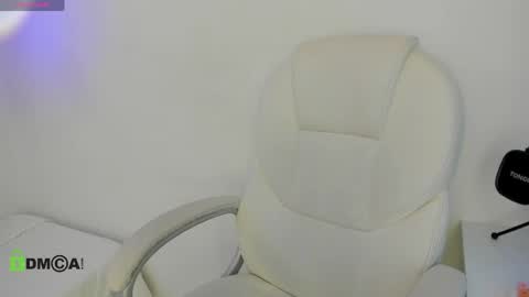 Milaa online show from May 25, 1:06 pm