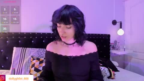 Allison  online show from March 9, 8:02 pm