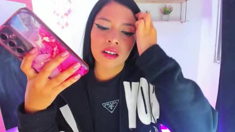 Snapshot of gia_contii chatting on February 19, 1:12 am giaaaa online show from February 19, 1:12 am