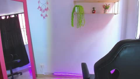 giaaaa   online show from May 6, 6:02 pm