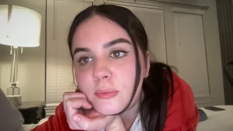 Snapshot of gia_is_horny chatting on January 9, 2:01 am The Queen of Squirt online show from January 9, 2:01 am