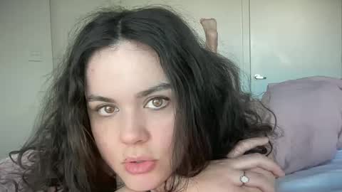 Snapshot of gia_is_horny chatting on January 11, 3:52 pm The Queen of Squirt online show from January 11, 3:52 pm