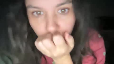 Snapshot of gia_is_horny chatting on February 19, 4:33 pm The Queen of Squirt online show from February 19, 4:33 pm