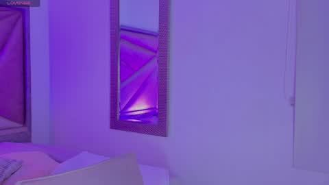 Gia  online show from May 2, 5:18 pm