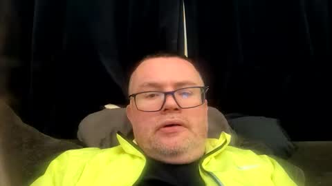 Snapshot of giddyup2222222 chatting on February 16, 7:32 pm giddyup2222222 online show from February 16, 7:32 pm