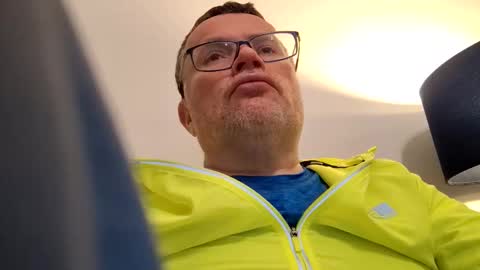 Snapshot of giddyup2222222 chatting on March 24, 12:48 am giddyup2222222 online show from March 24, 12:48 am